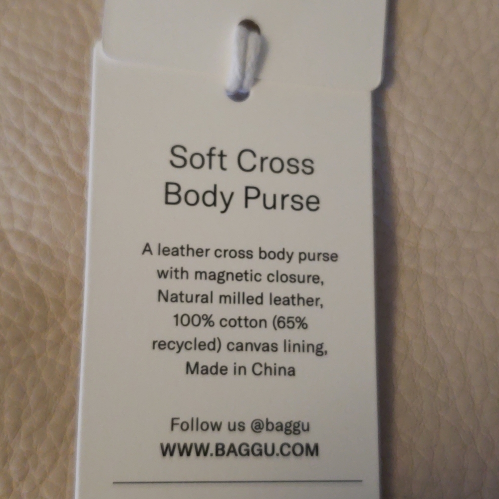 ⭐SALE⭐ Baggu Soft Leather Crossbody Purse - Cream - Picture 4 of 4